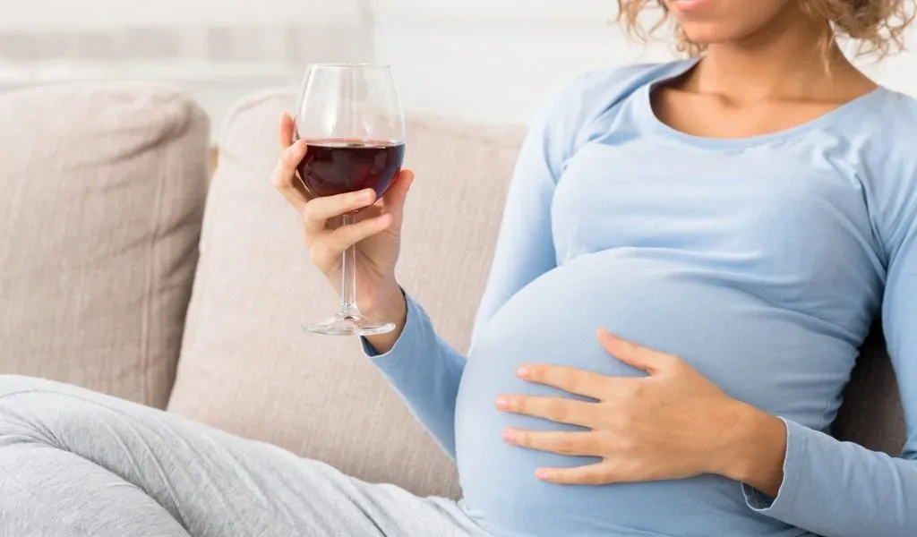 Alcol e gravidanza: perché è pericoloso